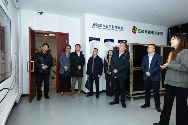 顾春华带队赴中电华创调研交流