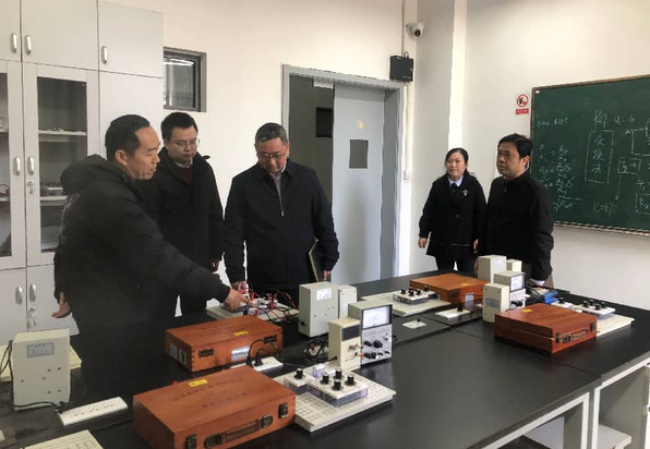 宋来、杨宁到数理学院走访调研